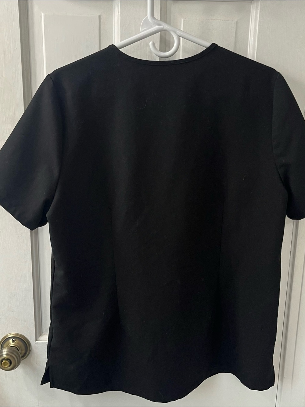 FIGS Technical Collection Women's Catarina V-Neck Scrub Top Black Large - Picture 2 of 3